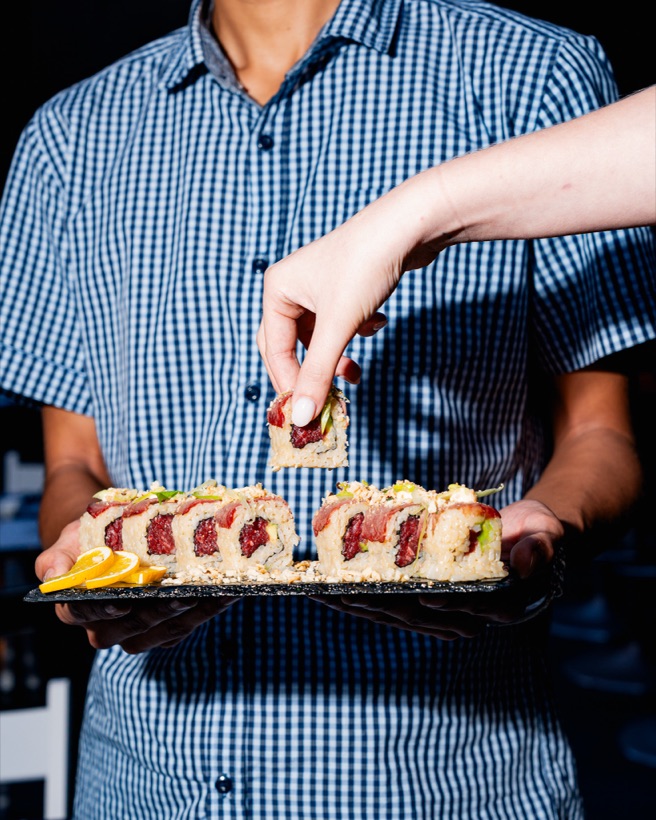 Vassoio di sushi di carne